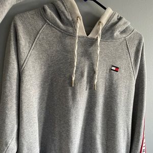 Tommy Hilfiger sweater